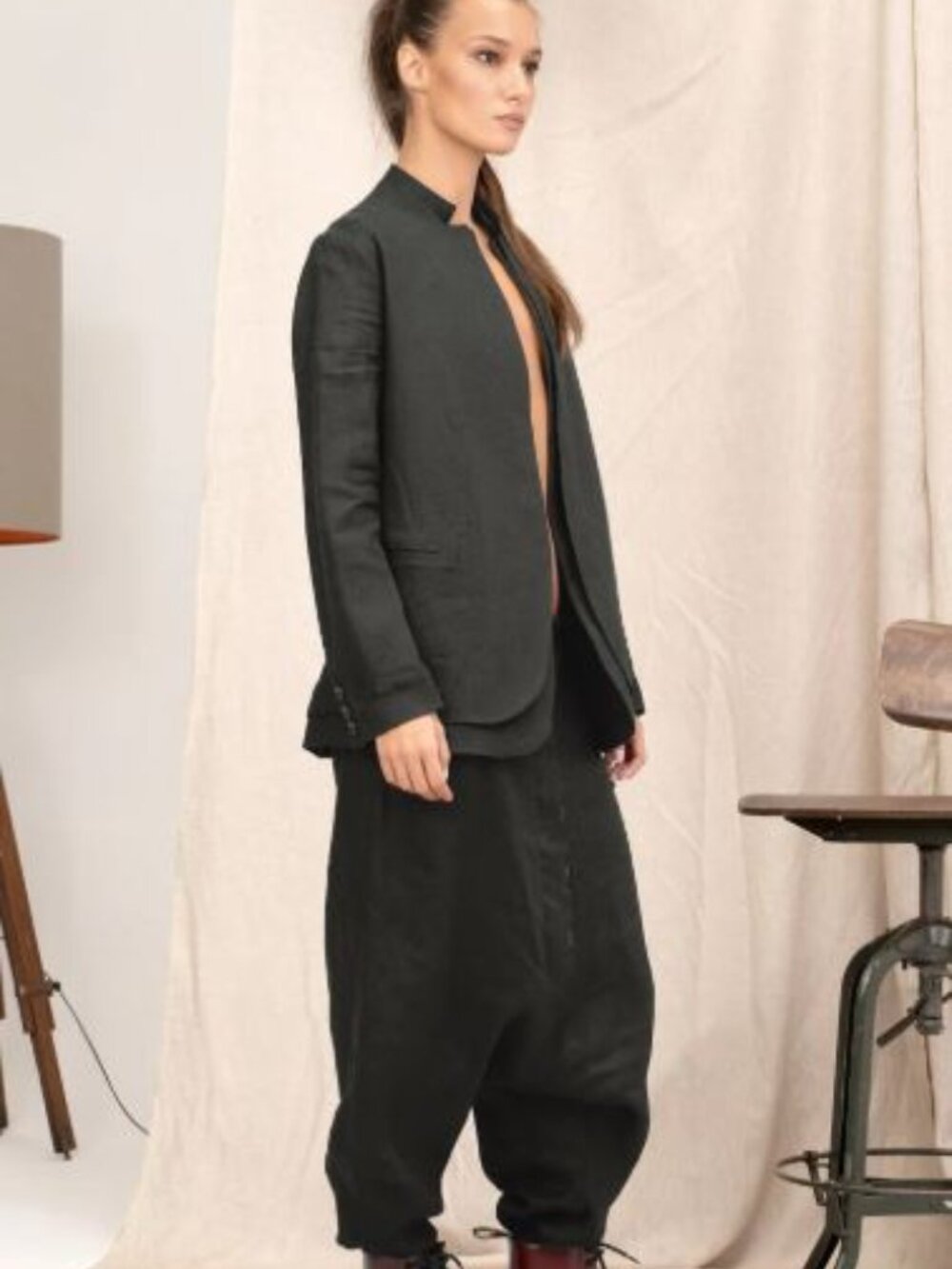 Avant garde linen blazer - Picture 5 of 6
